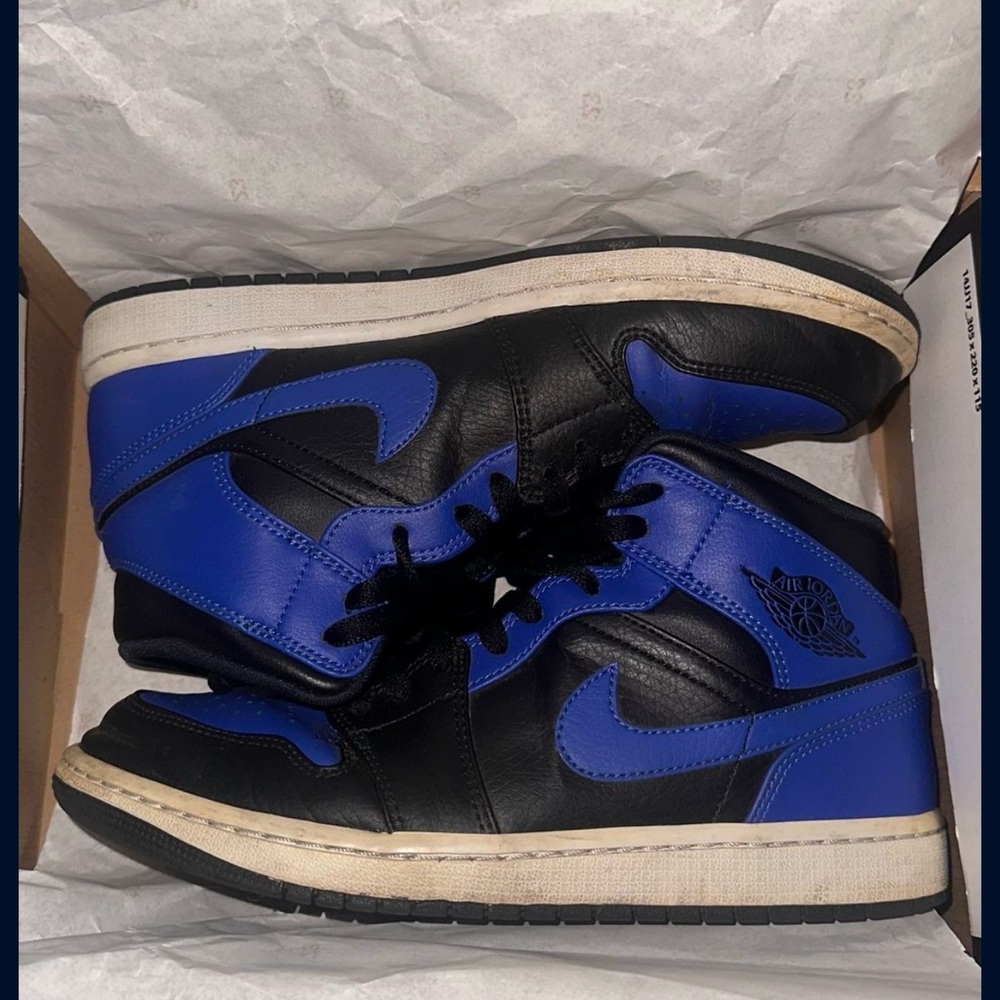 Jordan Men's Black and Blue High-Top Sneakers